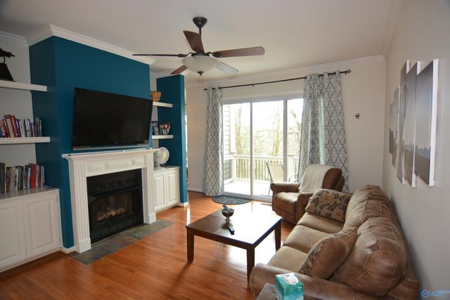 105 Treetop Drive, Huntsville, AL 35801