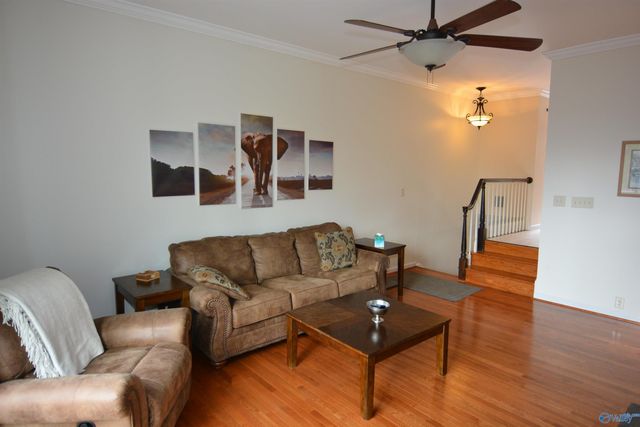 105 Treetop Drive, Huntsville, AL 35801