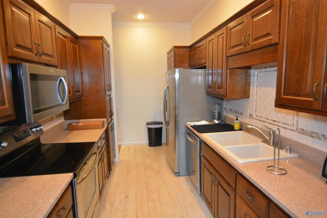 105 Treetop Drive, Huntsville, AL 35801