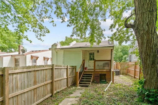 1316 E 62ND Street, Kansas City, MO 64110