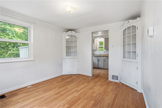 5163 Baptist Rd, Whitehall, PA 15236