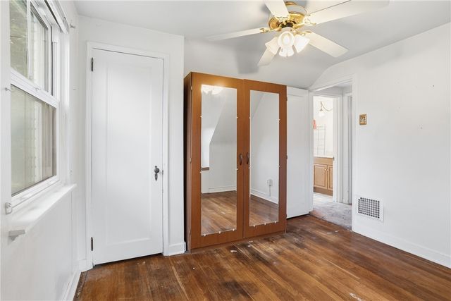 5163 Baptist Rd, Whitehall, PA 15236