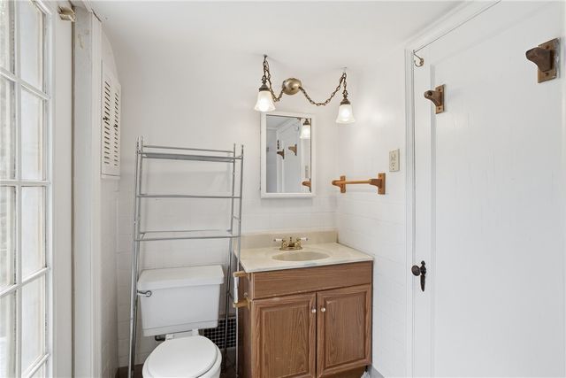 5163 Baptist Rd, Whitehall, PA 15236