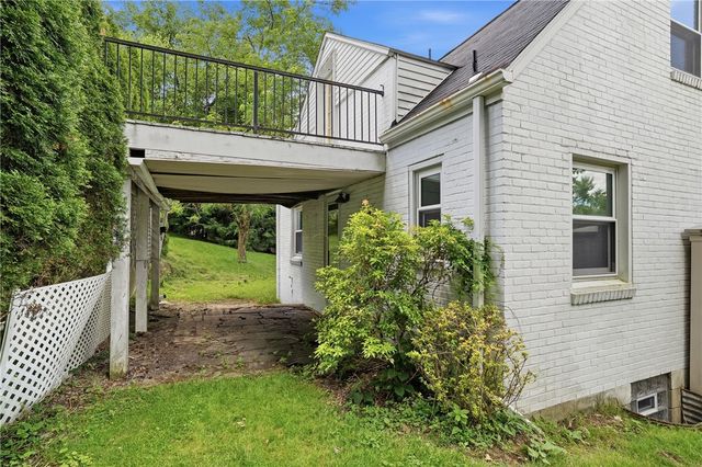 5163 Baptist Rd, Whitehall, PA 15236