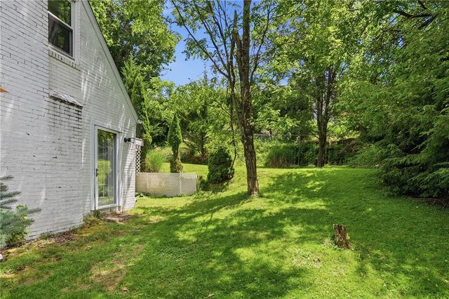 5163 Baptist Rd, Whitehall, PA 15236