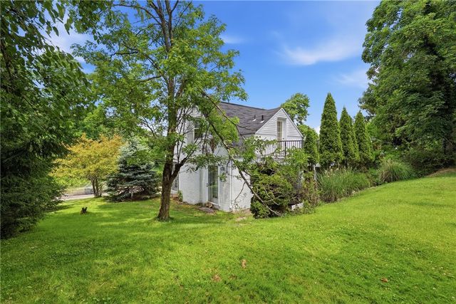 5163 Baptist Rd, Whitehall, PA 15236