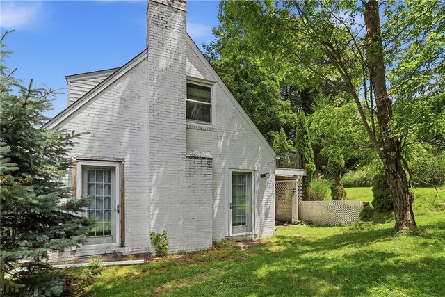 5163 Baptist Rd, Whitehall, PA 15236
