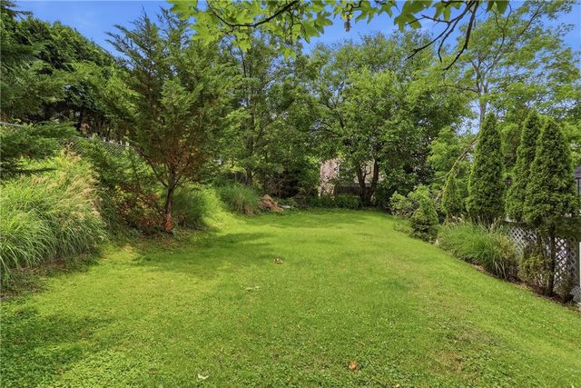 5163 Baptist Rd, Whitehall, PA 15236