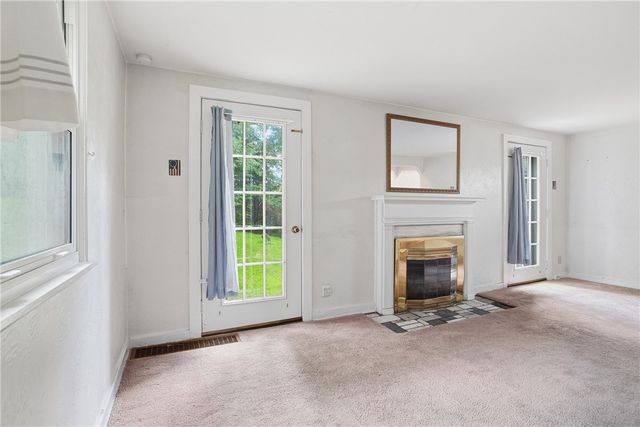 5163 Baptist Rd, Whitehall, PA 15236