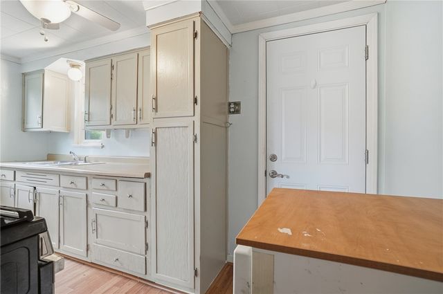 5163 Baptist Rd, Whitehall, PA 15236