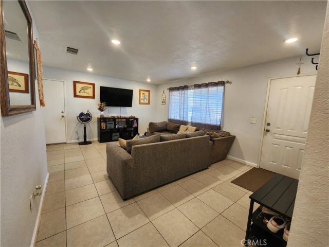 15142 Lanfair, Lancaster, CA 93535