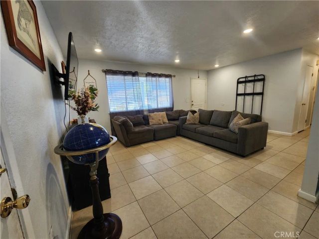 15142 Lanfair, Lancaster, CA 93535