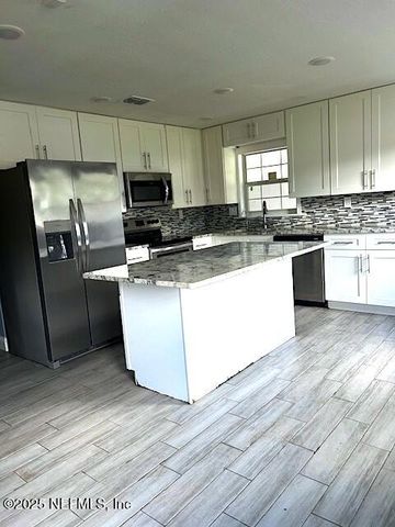 4421 MELVIN Circle E, Jacksonville, FL 32210