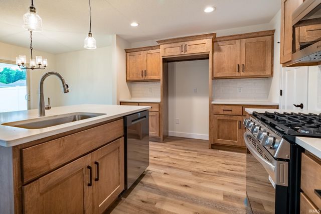 4738 Whittlebury Drive, Fort Wayne, IN 46818