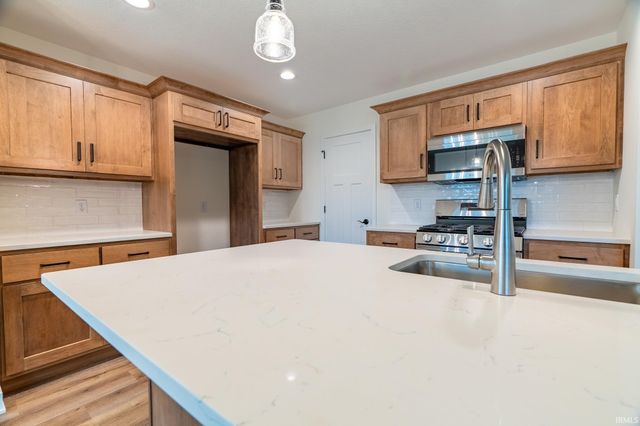 4738 Whittlebury Drive, Fort Wayne, IN 46818