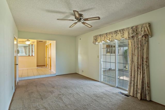 811 E C St, Oakdale, CA 95361