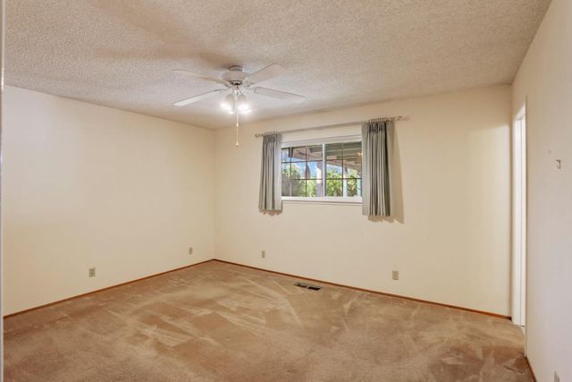 811 E C St, Oakdale, CA 95361