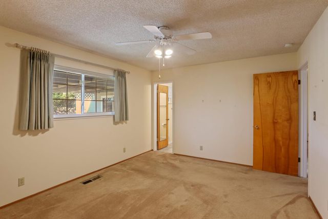 811 E C St, Oakdale, CA 95361