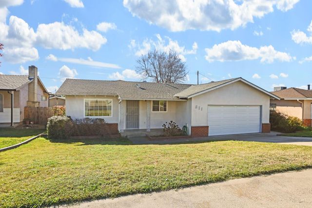 811 E C St, Oakdale, CA 95361