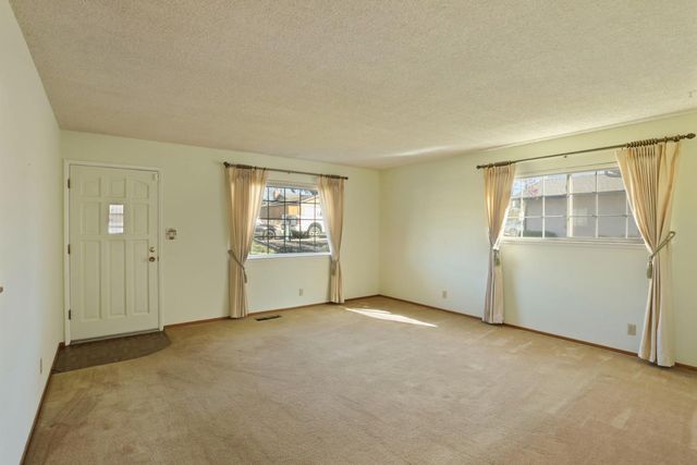 811 E C St, Oakdale, CA 95361