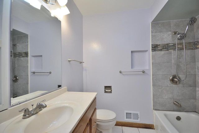 8945 W Herbert AVENUE, Milwaukee, WI 53225