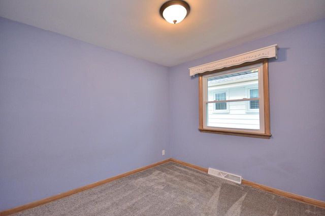 8945 W Herbert AVENUE, Milwaukee, WI 53225