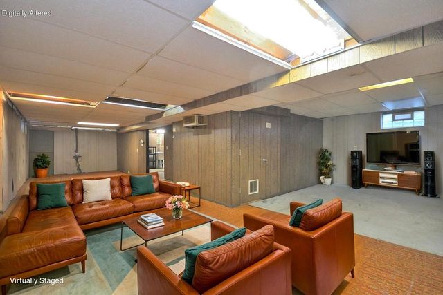 8945 W Herbert AVENUE, Milwaukee, WI 53225
