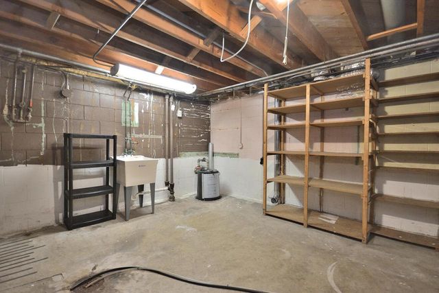 8945 W Herbert AVENUE, Milwaukee, WI 53225
