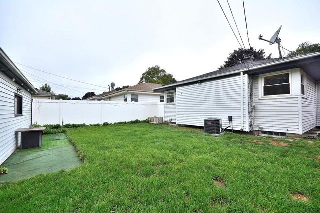 8945 W Herbert AVENUE, Milwaukee, WI 53225