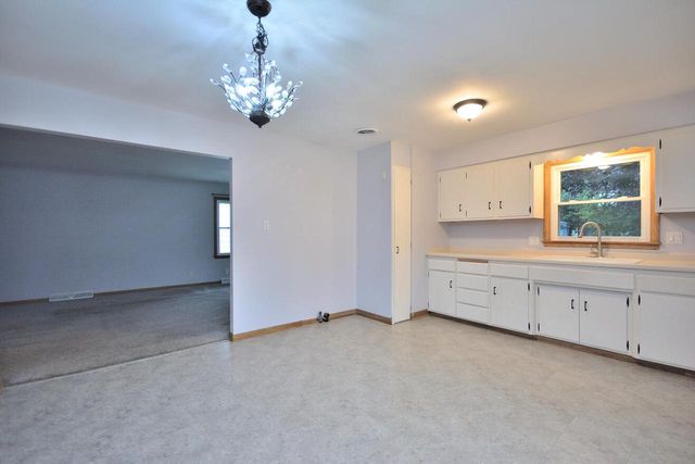 8945 W Herbert AVENUE, Milwaukee, WI 53225