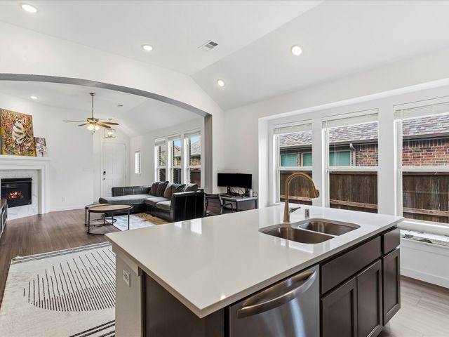 1829 Coronet Avenue, Aubrey, TX 76227