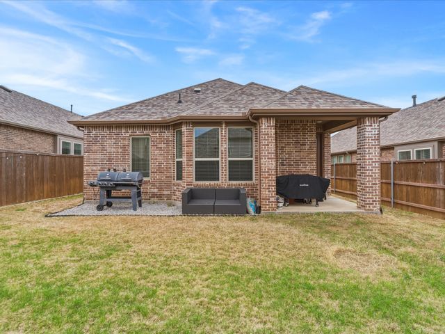 1829 Coronet Avenue, Aubrey, TX 76227