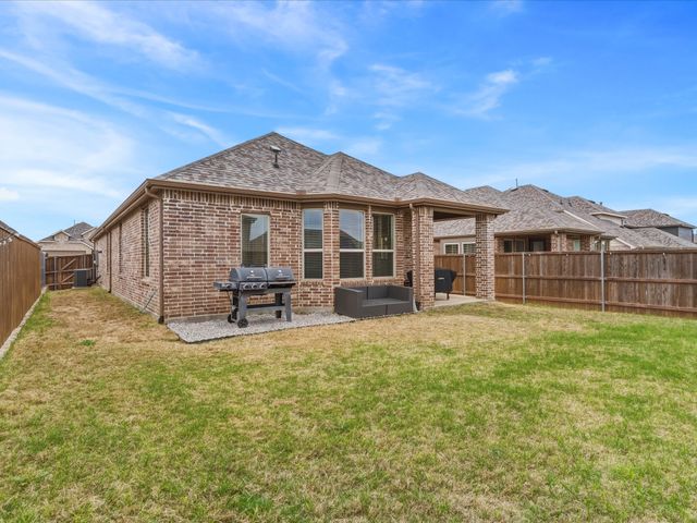 1829 Coronet Avenue, Aubrey, TX 76227