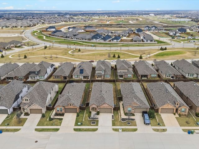 1829 Coronet Avenue, Aubrey, TX 76227