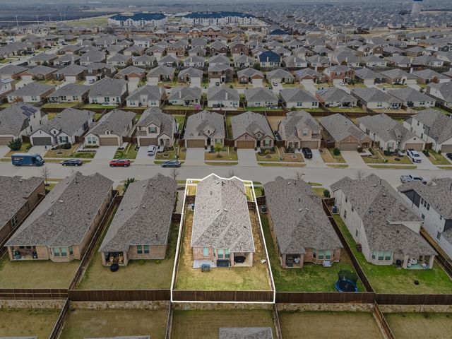 1829 Coronet Avenue, Aubrey, TX 76227