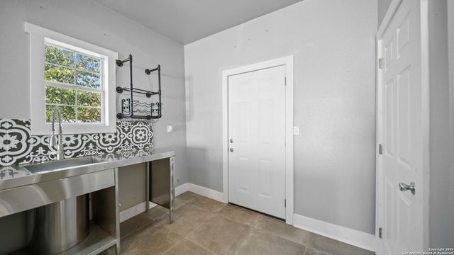 1503 Gibbs, San Antonio, TX 78202