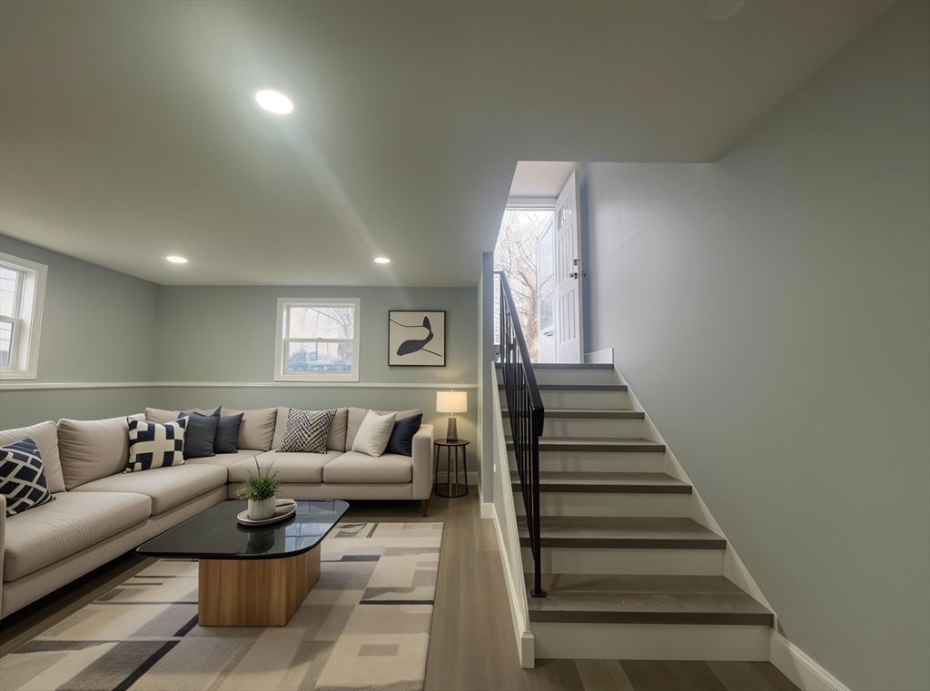 62 Jessie Ave 1, Attleboro, MA 02703