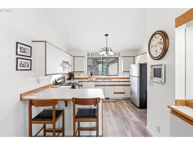 4696 Ne WINDWARD Pl, Lincoln City, OR 97367