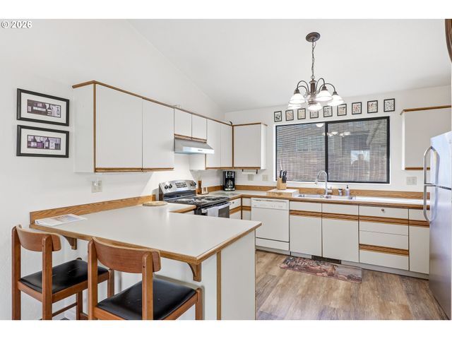 4696 Ne WINDWARD Pl, Lincoln City, OR 97367