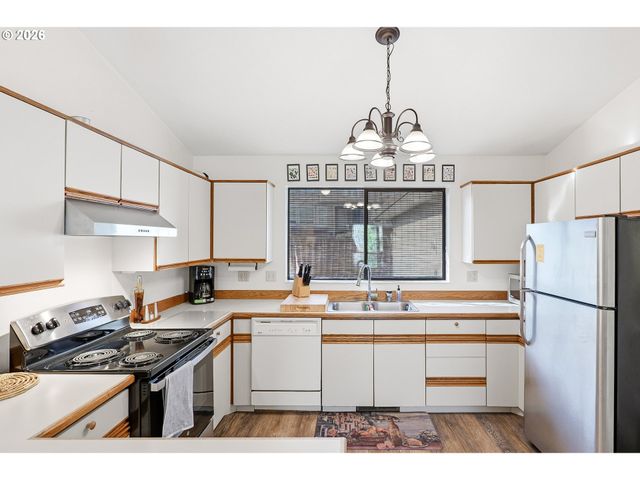 4696 Ne WINDWARD Pl, Lincoln City, OR 97367