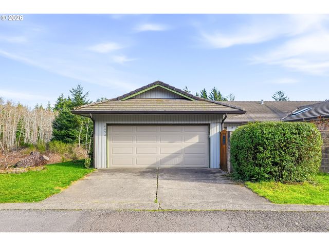 4696 Ne WINDWARD Pl, Lincoln City, OR 97367