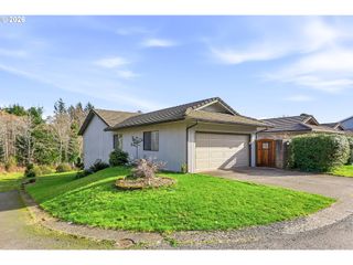 4696 Ne WINDWARD Pl, Lincoln City, OR 97367