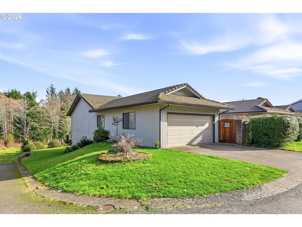 4696 Ne WINDWARD Pl, Lincoln City, OR 97367