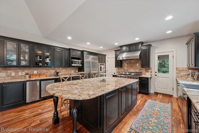 8179 Towering Pines, Springfield Charter Township, MI 48348