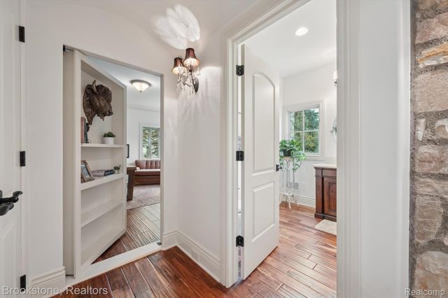 8179 Towering Pines, Springfield Charter Township, MI 48348