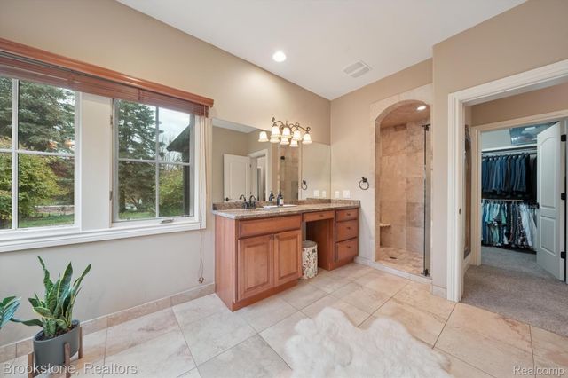 8179 Towering Pines, Springfield Charter Township, MI 48348