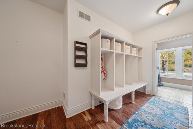 8179 Towering Pines, Springfield Charter Township, MI 48348