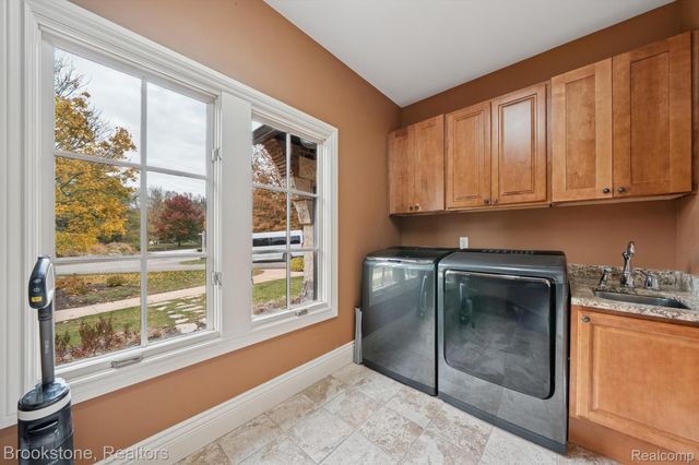 8179 Towering Pines, Springfield Charter Township, MI 48348