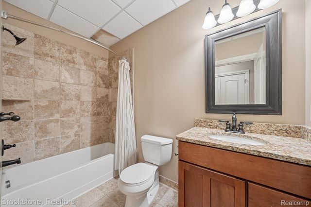 8179 Towering Pines, Springfield Charter Township, MI 48348