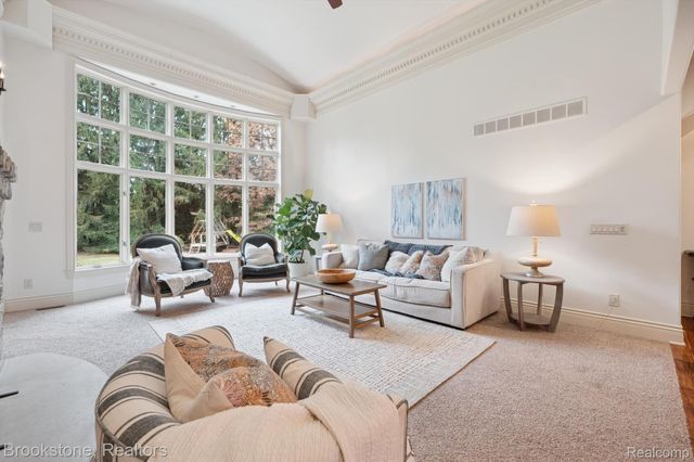 8179 Towering Pines, Springfield Charter Township, MI 48348